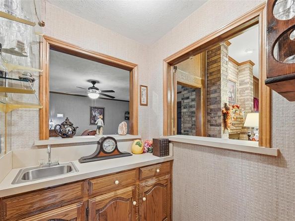 217  Faircrest Drive , Garland Texas 75040