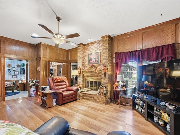 217  Faircrest Drive , Garland Texas 75040