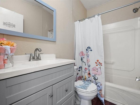 803  Evening Drive , Arlington Texas 76001