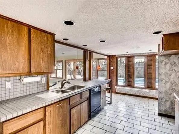 2706 S Surrey Drive , Carrollton Texas 75006