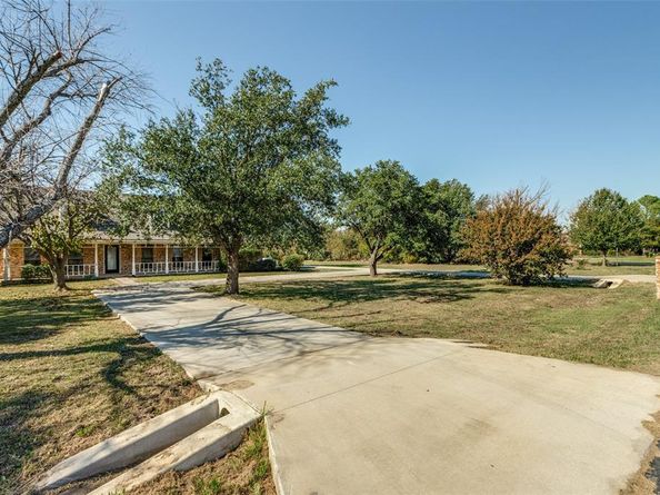 20240  Willow Glade Circle , Pilot Point Texas 76258