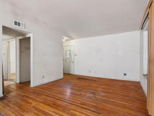 2588  Wood Valley Drive , Dallas Texas 75211