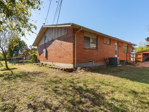 2588  Wood Valley Drive , Dallas Texas 75211