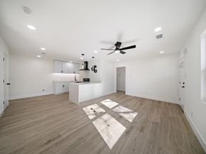 1817  Newton Street , Arlington Texas 76010