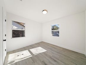 1817  Newton Street , Arlington Texas 76010