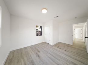 1817  Newton Street , Arlington Texas 76010