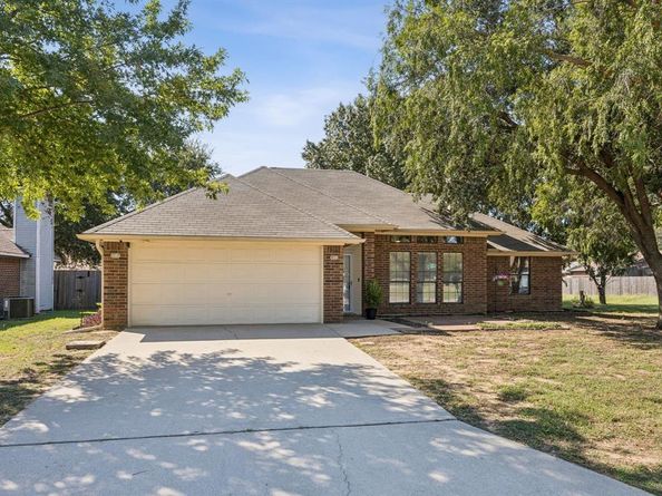 2900  Christopher Drive , Denton Texas 76209