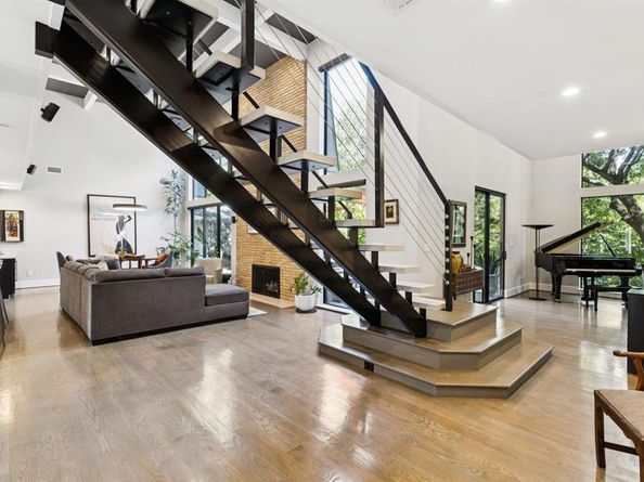 2934  Maple Springs Boulevard , Dallas Texas 75235