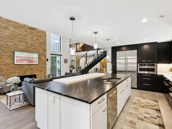 2934  Maple Springs Boulevard , Dallas Texas 75235