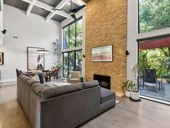 2934  Maple Springs Boulevard , Dallas Texas 75235