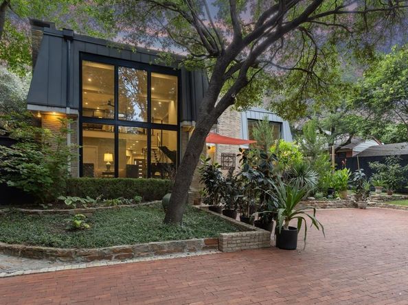 2934  Maple Springs Boulevard , Dallas Texas 75235