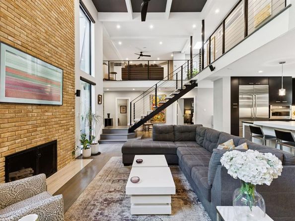 2934  Maple Springs Boulevard , Dallas Texas 75235