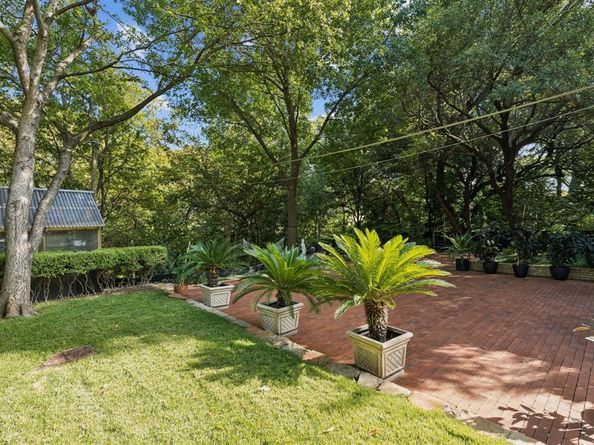 2934  Maple Springs Boulevard , Dallas Texas 75235