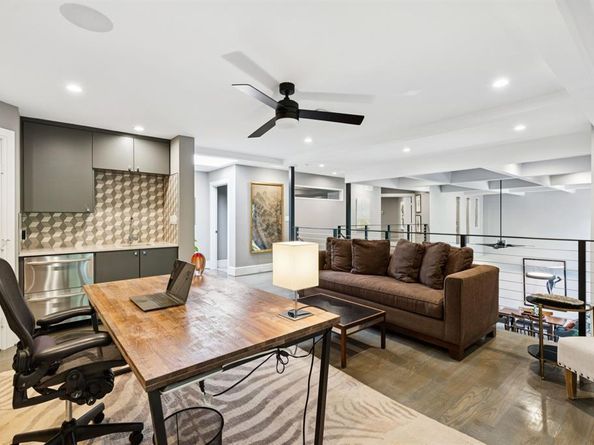 2934  Maple Springs Boulevard , Dallas Texas 75235