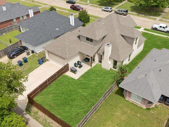 1122  Alicia Lane , Lancaster Texas 75134