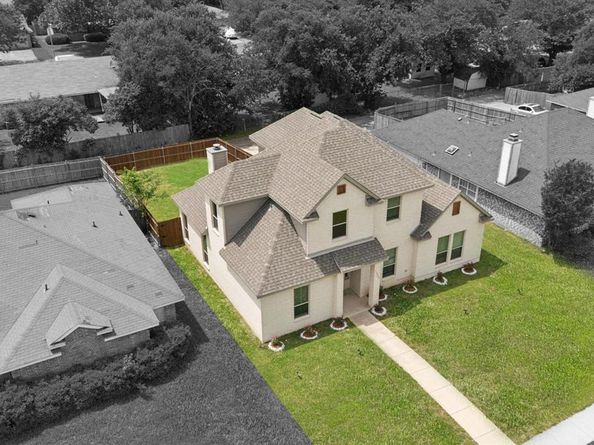 1122  Alicia Lane , Lancaster Texas 75134