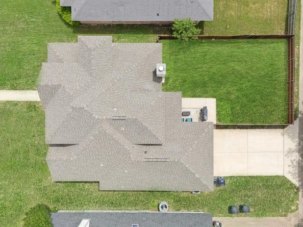 1122  Alicia Lane , Lancaster Texas 75134