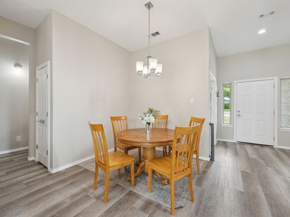 1122  Alicia Lane , Lancaster Texas 75134