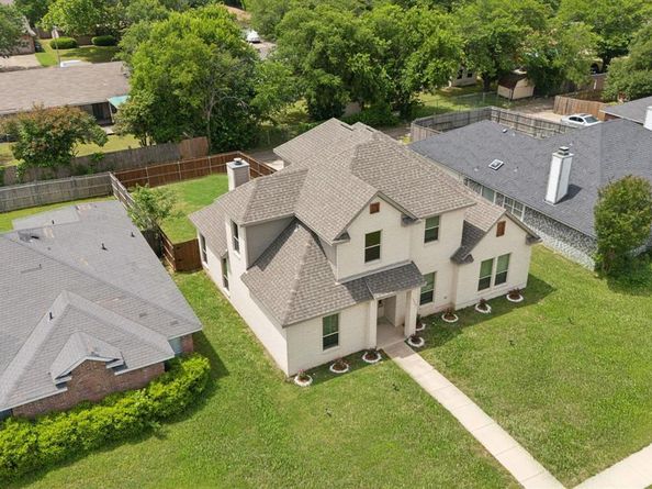 1122  Alicia Lane , Lancaster Texas 75134