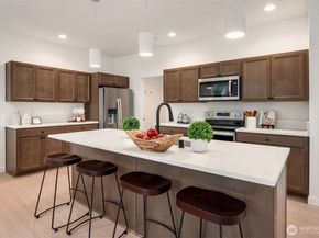 1240 SW 124th Street 9A, Burien WA 98146