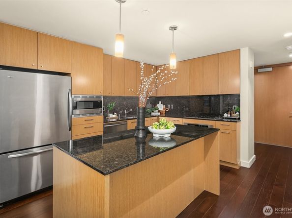 909 5th Avenue 402, Seattle WA 98164