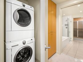 909 5th Avenue 402, Seattle WA 98164