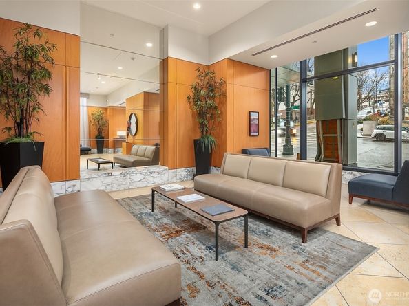 909 5th Avenue 402, Seattle WA 98164