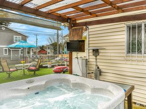 5402 S Cloverdale Street, Seattle WA 98118