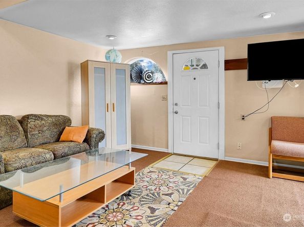 5402 S Cloverdale Street, Seattle WA 98118