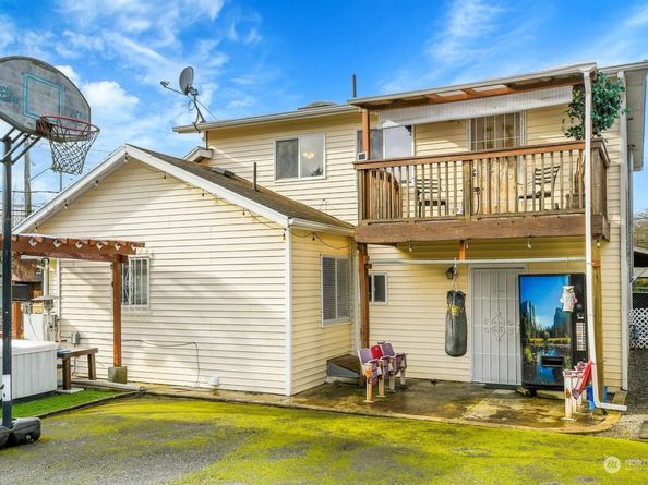 5402 S Cloverdale Street, Seattle WA 98118