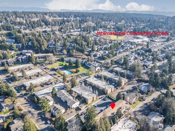 725 9th Avenue S 202, Kirkland WA 98033