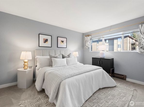 725 9th Avenue S 202, Kirkland WA 98033