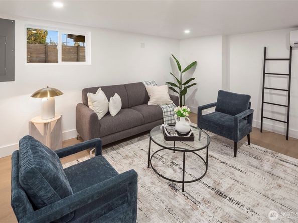 1016 NW 85th Street, Seattle WA 98117