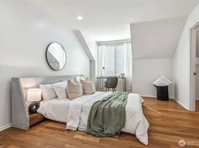 16639 Northup Way, Bellevue WA 98008