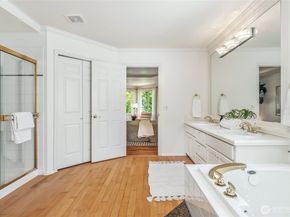 16639 Northup Way, Bellevue WA 98008