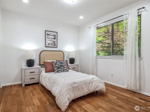 16639 Northup Way, Bellevue WA 98008