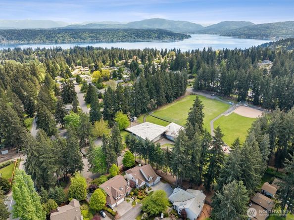 16639 Northup Way, Bellevue WA 98008