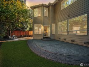 16639 Northup Way, Bellevue WA 98008