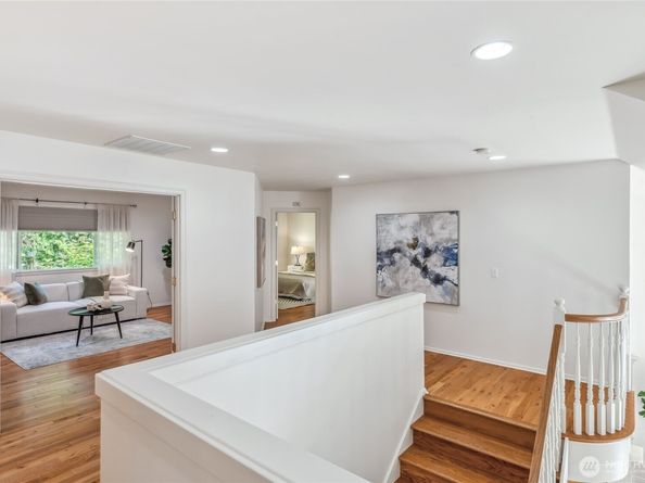 16639 Northup Way, Bellevue WA 98008