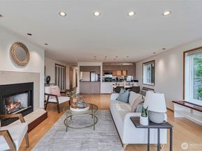 1028 Lakeview Boulevard E 6, Seattle WA 98102
