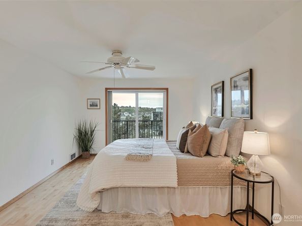 1028 Lakeview Boulevard E 6, Seattle WA 98102