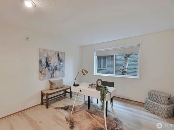 1028 Lakeview Boulevard E 6, Seattle WA 98102