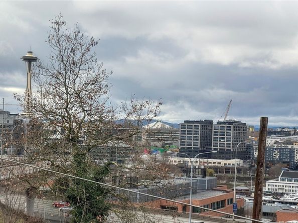 1028 Lakeview Boulevard E 6, Seattle WA 98102