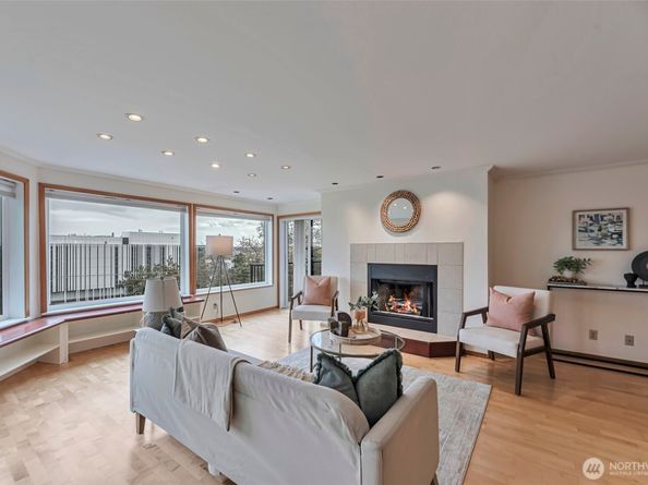 1028 Lakeview Boulevard E 6, Seattle WA 98102