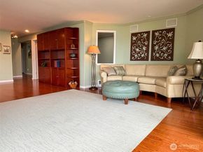 1502 Alki Avenue SW 201, Seattle WA 98116