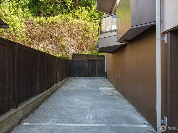 1502 Alki Avenue SW 201, Seattle WA 98116