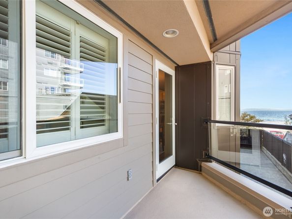 1502 Alki Avenue SW 201, Seattle WA 98116