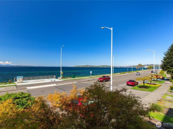 1502 Alki Avenue SW 201, Seattle WA 98116