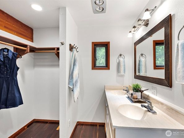 13600 Hillcrest Street NW, Poulsbo WA 98370