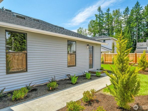 16608 63rd Avenue W, Lynnwood WA 98037